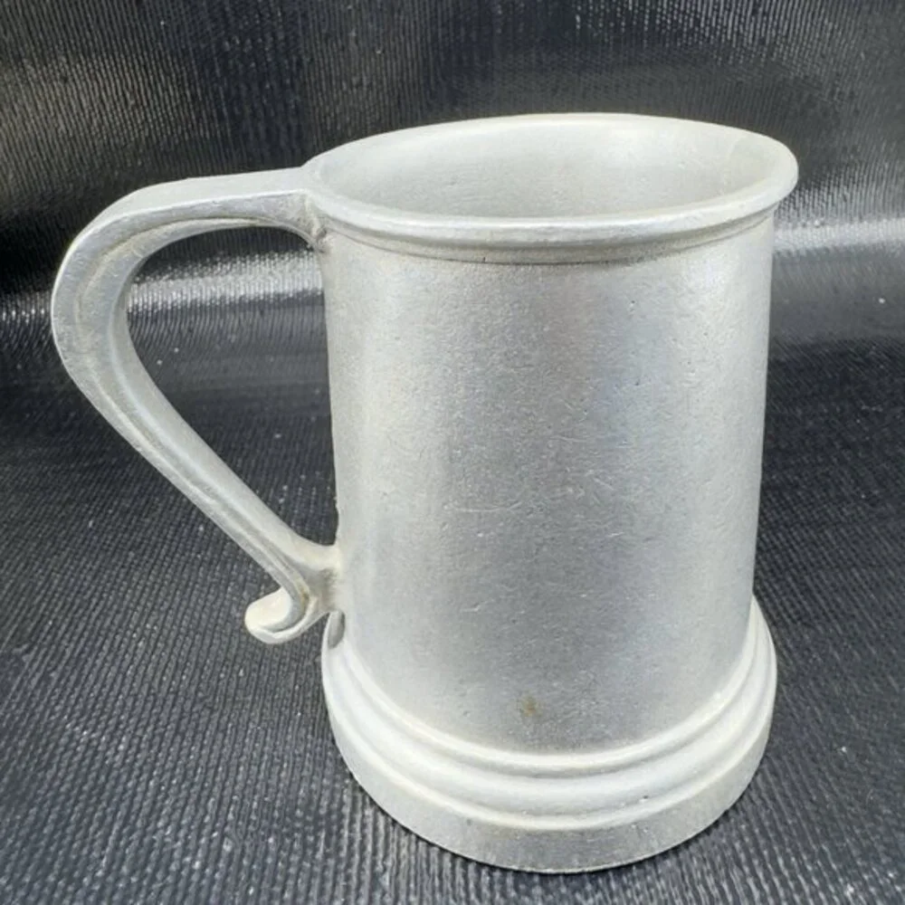 Vintage Holiday Inn Red Fox Metal Stein Mug Cup BarWare Beer‎ Mug Fox Logo Mug